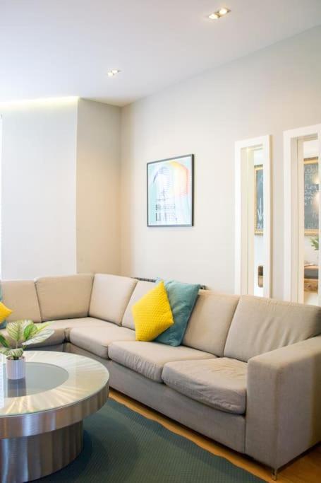 Edge14- Spacious, Stylish And Near The Beach! New Quay Exterior foto