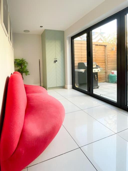 Edge14- Spacious, Stylish And Near The Beach! New Quay Exterior foto
