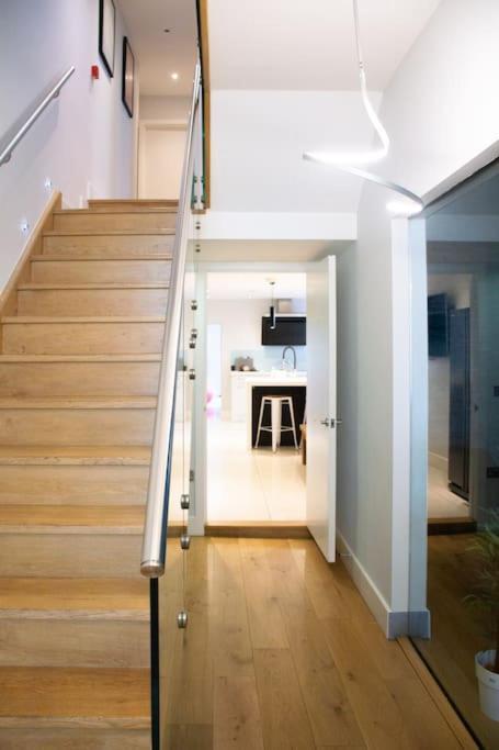 Edge14- Spacious, Stylish And Near The Beach! New Quay Exterior foto