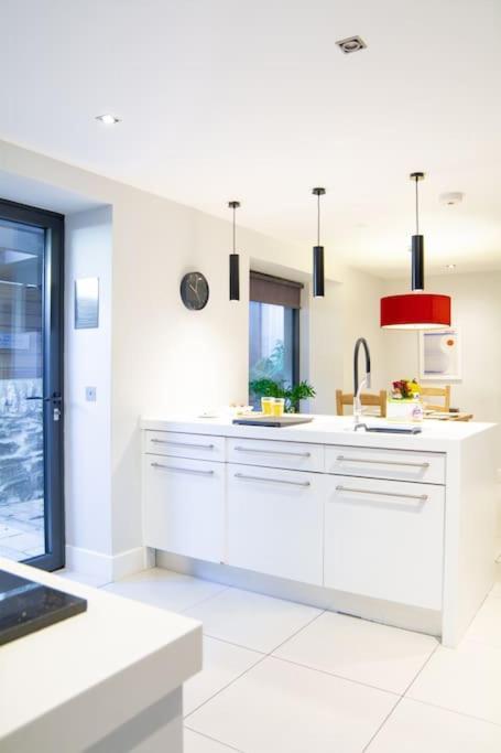 Edge14- Spacious, Stylish And Near The Beach! New Quay Exterior foto