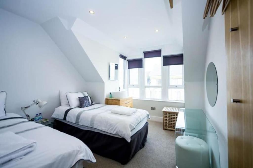 Edge14- Spacious, Stylish And Near The Beach! New Quay Exterior foto