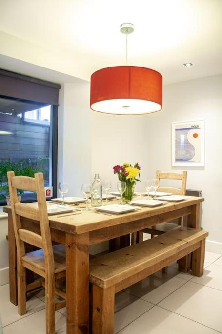 Edge14- Spacious, Stylish And Near The Beach! New Quay Exterior foto
