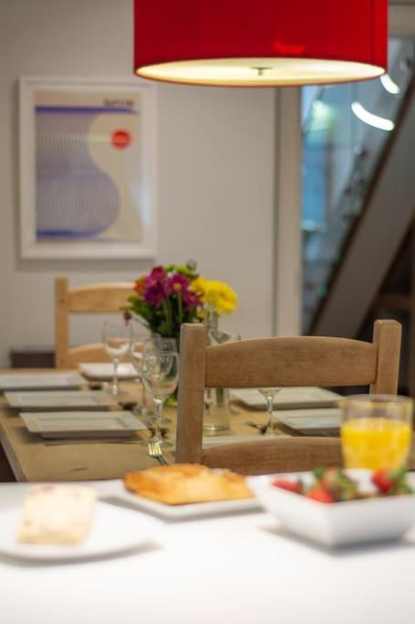 Edge14- Spacious, Stylish And Near The Beach! New Quay Exterior foto